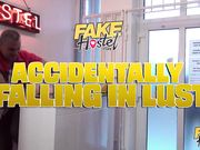 与旅馆房东在偶然中坠入情欲之欢