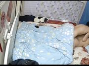 含着大鸡巴被老公用假鸡巴插得大叫让人羡慕的极品好身材美乳娇妻最后被后人射背上