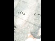 让人想不到样子清纯的妹子居然在公园色诱个老头到厕所调教舔逼喝尿吮脚趾看大爷那表情我也是醉了