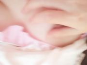 嫩妹少女穿着肉色丝袜隔着丝袜揉逼自慰很诱人