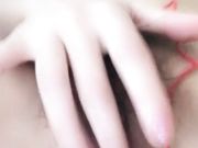 看着还挺嫩的小奶子主播自摸惊现很多的白色不明液体