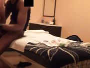 鸡巴还挺长的肯尼亚小黑在会所炮房嫖妓