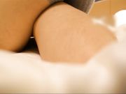 学妹太嫩不敢使劲操穿着衣服直接无套插嫩穴最后还是跪舔颜射