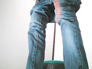 公厕定点拍摄各色真实良家美女，值得一看