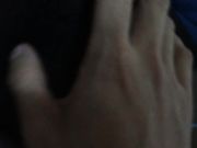 闷骚眼镜妹子穿上黑丝被男炮友用手指抠出水