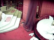 情趣酒店水滴摄像头偷拍胖哥带着有浓密黑森林的情人开房