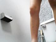 来自泰国洗手间偷拍 让你看看泰国妹子的异国风情