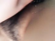 两个骚货一间房一个浴盆一张床直啤酒瓶子大茄子猛插浪逼