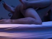 小旅店嫖了一个相当漂亮的小嫩鸡我还给她舔舔逼呢露脸