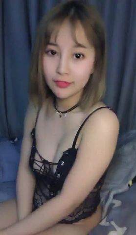 高颜值极品美女浅紫约炮两个粉丝鸳鸯浴