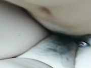 刚刚断奶的骚妇还能挤出奶水非常饥渴主动吃鸡巴