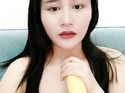 颜值不错长相清纯妹子挺骚妹子 沙发上滴蜡自摸逼逼呻吟娇