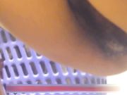 商城暗藏隔间偷拍来方便的美眉们拍脸又拍下面哦