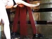 喜欢玩SM的骚货给大鸡巴口交一看就是身经百战