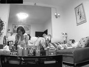 破解摄像头偷窥洗澡出来的美少妇和留着小胡子的老公在沙发啪啪