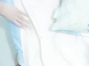 休息了半个月小哥带个眼镜变斯文了上阵啪啪高颜值嫩妹