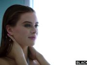 白领女神小姐姐屁股浑圆翘的很销魂跪爬操进去绝对爽的不行