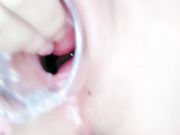 网红吃货少女希希酱大胆另类自慰法内窥镜看粉嫩阴道内部子宫口清晰可见手指伸进去刺激