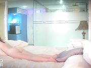 美女酒店被性欲旺盛的男友各种高难度体位狠狠爆插了3次,白皙翘臀后入猛干