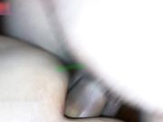 95年丰满大胸美女被男友哥们故意灌醉边操小穴边爆肛,正操着美女突然迷迷糊糊的说：我还不想怀孕!高清版!