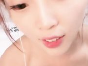 高颜值妹子自慰秀 性感白色网袜翘着美臀跳蛋塞逼逼非常诱人