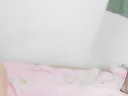 小嘴一起舔几把被猛男爆草抽插浪叫，表情骚浪还玩道具，菊花都被爆