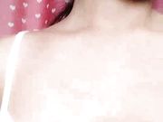 红唇妹子自慰全裸张开双腿跳蛋塞入震动道具