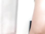 妹子胡萝卜带套椅子自慰抽插抖动奶子