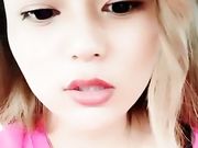 高颜值骚货少妇 户外和炮友在车上口交 男的硬不起来