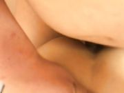 妹子和网友吃宵夜被酒里放春药带到酒店开房听呻吟爽到不得了