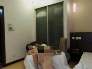 某地气质短发三线美女嫩模酒店援交土豪啪啪,在凳子上干的啪啪响