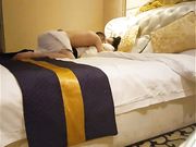 宾馆约炮啪啪粉色袜子很害羞的良家少妇