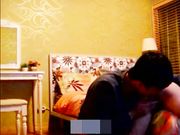 花樣百出絲襪美腿 雞巴上舔食朱古力 1080P高清