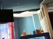 家境不错的大鸡巴哥餐厅搭讪个正在玩手机的妹子回家啪啪720P高清无水印