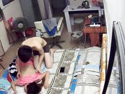 在墙上装好针孔摄像头偷拍打炮