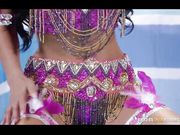 真会玩原始风情肉弹美女激情作品 一对车灯晃的人鸡动性奋