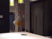 蒙上男友的眼睛 和闺蜜一起享用男友的大屌