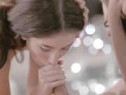 男人的性奋梦想姐妹花一起猛操作品 两个小姐姐漂亮好身材情欲旺盛主动加入啪啪极品虚了