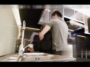 剧情演绎淫荡女网上买情趣玩具被快递小哥发现强行颜射