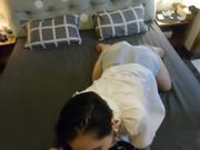 大学美女被鸡巴粗大的强壮弯屌男干完嘴扒掉短裤直插