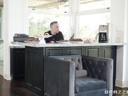 Jerking The Morning Shift 早班时间爆操肥臀女