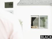 猛力撞击妹子直哆嗦软肉晃荡操穴性奋了