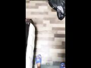 跟男友酒店直播大秀，大白臀撅起来配上小蛮腰让人血脉偾张