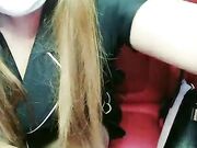 接小奶猫挑逗受不了玩车震 无套骑乘女上顶操干出白浆