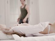 兰美女模特克鲁兹寂寞难耐发骚自摸突降猛男与其大战