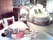 高潮过后淫欲未尽吹硬鸡巴自己坐上