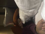 独居美少妇寂寞难耐聊天约见网友吃饭时被灌醉带到宾馆被干