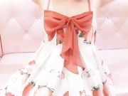 超卡哇伊网红美少女三寸萝莉最新会员版KTV露出事件 与闺蜜唱歌乳夹撕丝袜 水晶棒插入