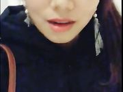 性感网红美女主播萌妍妍跑车福利剧情演绎下班忘带钥匙在对面邻居家等妈妈回来时故意勾引邻居沙发上啪啪!