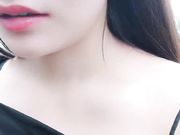 网红刘婷剧情演绎勾引无事溜达的大叔路边草地上野战还没射被骑马路过的人破坏了